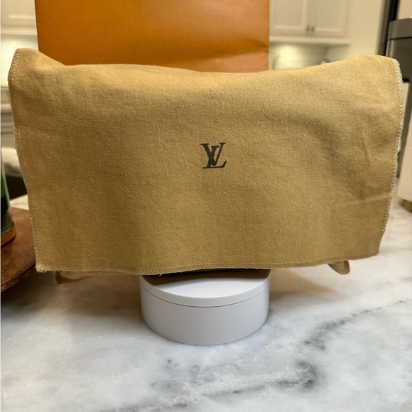 Louis Vuitton Monogram Trousse Toilette - Picture 3 of 14